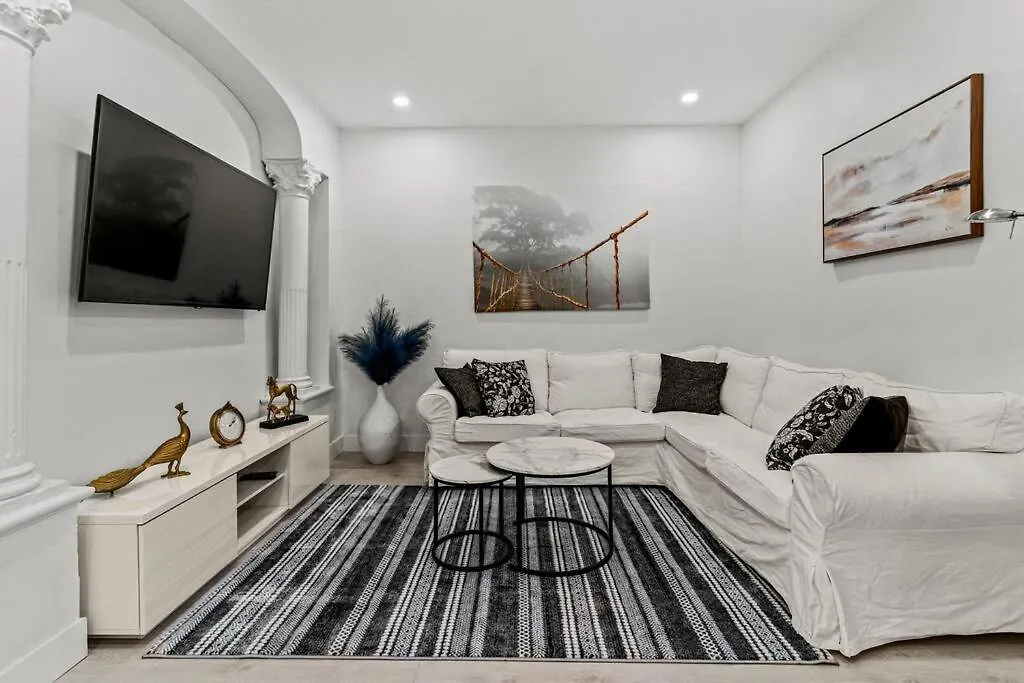 Appartement Haut De Gamme Ndg Montreal Apartment